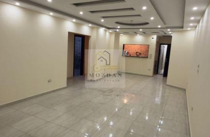 Office Space - 3 Bedrooms - 2 Bathrooms for rent in 10th Sector - Zahraa El Maadi - Hay El Maadi - Cairo