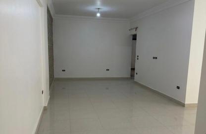 Apartment - 3 Bedrooms - 1 Bathroom for sale in Abou El Houl - New Cairo City - Cairo Apartment - 3 Bedrooms - 1 Bathroom for sale in Abou El Houl - New Cairo City - Cairo