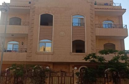 Apartment - 3 Bedrooms - 2 Bathrooms for sale in Al Gezira St. - South Investors Area - New Cairo City - Cairo