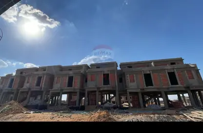 تاون هاوس - 3 غرف نوم - 4 حمامات للبيع في ماونتن فيو تشيل اوت بارك - التوسعات الشمالية - مدينة 6 أكتوبر - الجيزة