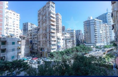 Apartment - 5 Bedrooms - 2 Bathrooms for sale in Abdel Salam Aref St. - Saraya - Sidi Beshr - Hay Awal El Montazah - Alexandria