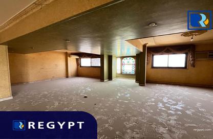 Apartment - 5 Bedrooms - 3 Bathrooms for sale in Sarayat Al Maadi - Hay El Maadi - Cairo