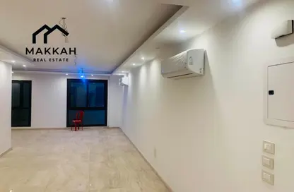 Apartment - 3 Bedrooms - 3 Bathrooms for rent in Salah Salem St. - Roxy - Heliopolis - Masr El Gedida - Cairo