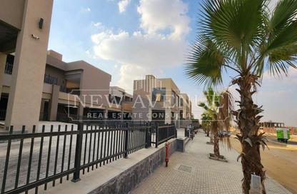 Retail - Studio - 1 Bathroom for sale in Palm Hills Village Gate - South Investors Area - New Cairo City - Cairo