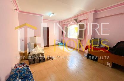 Apartment - 3 Bedrooms - 2 Bathrooms for sale in 3rd District - Sheikh Zayed City - Giza