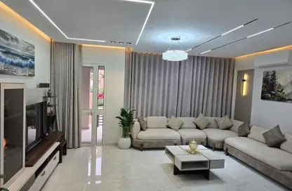 شقة - 2 غرف نوم - 1 حمام للبيع في جراندا لايف - كمبوندات الشروق - مدينة الشروق - القاهرة