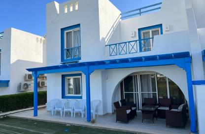 Chalet - 2 Bedrooms - 2 Bathrooms for sale in Mountain View - Ras Al Hekma - North Coast