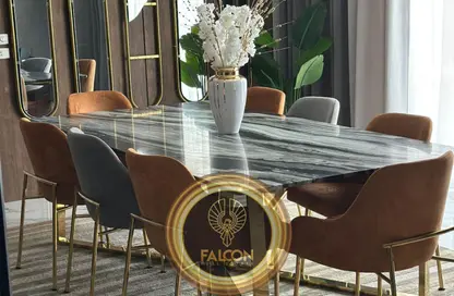 فيلا - 5 غرف نوم - 5 حمامات للبيع في فيفث سكوير - التجمع الخامس - مدينة القاهرة الجديدة - القاهرة