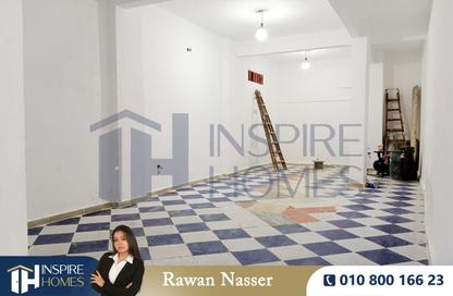 محل تجاري - استوديو - 1 حمام للايجار في فلمنج - حي شرق - الاسكندرية
