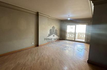 Apartment - 3 Bedrooms - 2 Bathrooms for rent in Mohamed Fawzy Moaz St. - Smouha - Hay Sharq - Alexandria Apartment - 3 Bedrooms - 2 Bathrooms for rent in Mohamed Fawzy Moaz St. - Smouha - Hay Sharq - Alexandria