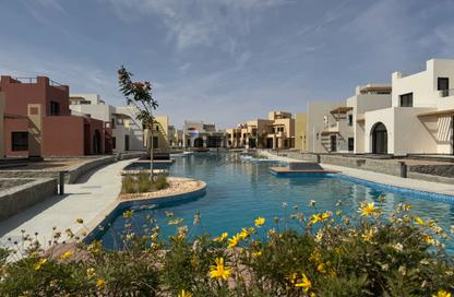 Chalet - 2 Bedrooms - 2 Bathrooms for sale in Makadi Orascom Resort - Makadi - Hurghada - Red Sea