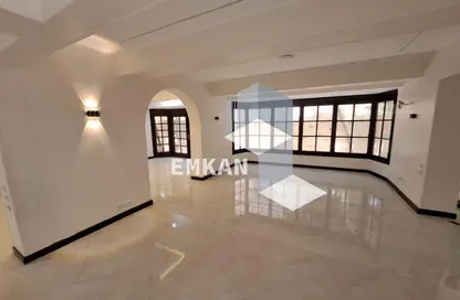 محل تجاري - استوديو - 2 حمامات للايجار في شارع 217 - دجلة - حي المعادي - القاهرة