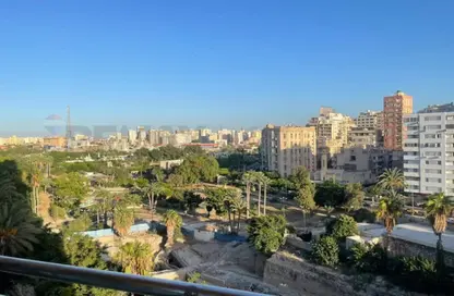 شقة - 3 غرف نوم - 3 حمامات للبيع في الأزاريطة - حي وسط - الاسكندرية