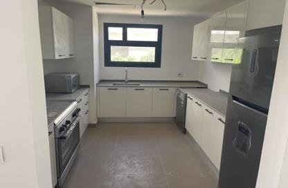 منزل مزدوج - 4 غرف نوم - 5 حمامات للايجار في كمبوند البروج - كمبوندات الشروق - مدينة الشروق - القاهرة