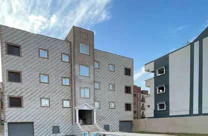 بناية كاملة - 3 غرف نوم - 2 حمامات للبيع في طريق العاشر من رمضان بدر - زيزينيا العاشر من رمضان - مدينة العاشر من رمضان - الشرقية