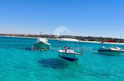 شاليه - 2 غرف نوم - 2 حمامات للبيع في بيت البحر - سيدي حنيش - الساحل الشمالي شاليه - 2 غرف نوم - 2 حمامات للبيع في بيت البحر - سيدي حنيش - الساحل الشمالي
