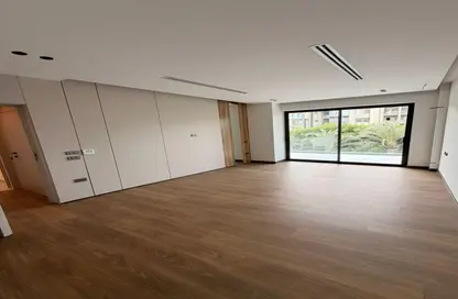 Apartment - 2 Bedrooms - 2 Bathrooms for sale in Lake View Residence - 5th Settlement Compounds - The 5th Settlement - New Cairo City - Cairo