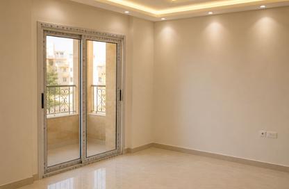Apartment - 3 Bedrooms - 2 Bathrooms for rent in Mohamed Naguib Axis - Abou El Houl - New Cairo City - Cairo