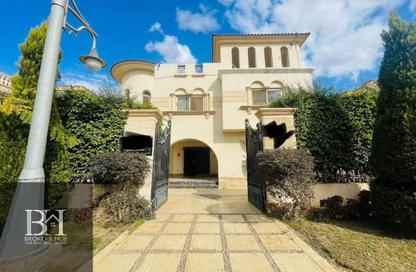 Villa - 3 Bedrooms - 4 Bathrooms for sale in Royal City - Sheikh Zayed Compounds - Sheikh Zayed City - Giza