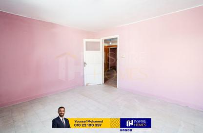 Apartment - 3 Bedrooms - 1 Bathroom for sale in Sporting - Hay Sharq - Alexandria Apartment - 3 Bedrooms - 1 Bathroom for sale in Sporting - Hay Sharq - Alexandria