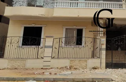 شقة - 3 غرف نوم - 3 حمامات للبيع في المجاورة الاولي - الحي الرابع غرب - مدينة الشروق - القاهرة