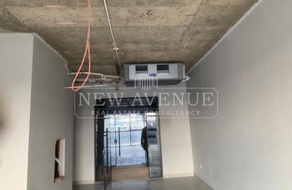 Office Space - Studio - 2 Bathrooms for sale in South Gate Mall - South Teseen St. - The 5th Settlement - New Cairo City - Cairo