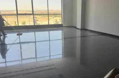 عيادة - 2 غرف نوم - 2 حمامات للايجار في هالتاون - مدينة 6 أكتوبر - الجيزة