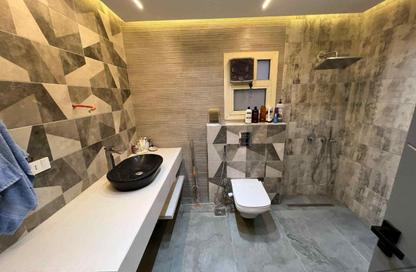 Apartment - 3 Bedrooms - 2 Bathrooms for sale in Baron School Street - Al Hadaba Al Wosta - Mokattam - Cairo