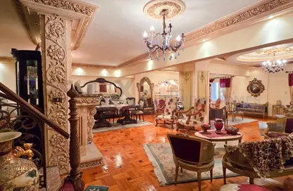 شقة - 4 غرف نوم - 3 حمامات للبيع في شارع رشدي - رشدي - حي شرق - الاسكندرية