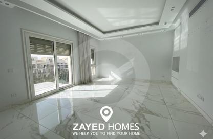 شقة - 3 غرف نوم - 3 حمامات للايجار في ذا كورت ياردز - كمبوندات الشيخ زايد - الشيخ زايد - الجيزة