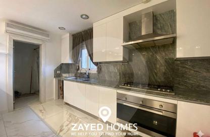 شقة - 3 غرف نوم - 3 حمامات للايجار في ذا كورت ياردز - كمبوندات الشيخ زايد - الشيخ زايد - الجيزة
