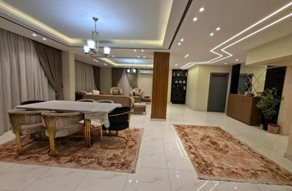 شقة - 3 غرف نوم - 4 حمامات للبيع في شارع شهاب - المهندسين - الجيزة