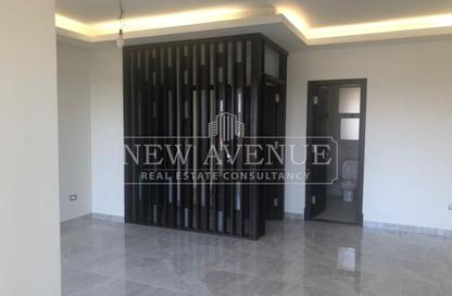 Apartment - 2 Bedrooms - 2 Bathrooms for sale in Palm Hills Village Gate - South Investors Area - New Cairo City - Cairo