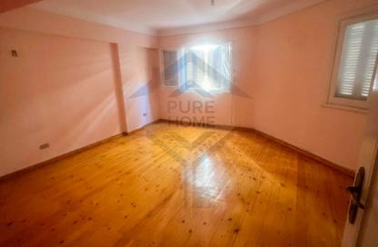 Apartment - 3 Bedrooms - 1 Bathroom for sale in Abou Quer Road - Zezenia - Hay Sharq - Alexandria