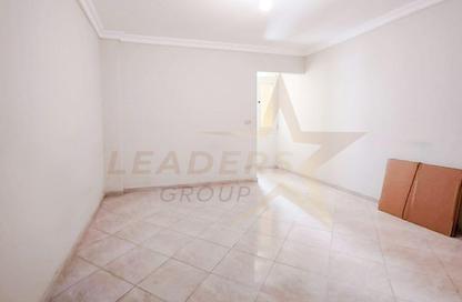 Apartment - 3 Bedrooms - 2 Bathrooms for rent in Kamal Eldin Salah St. - Smouha - Hay Sharq - Alexandria