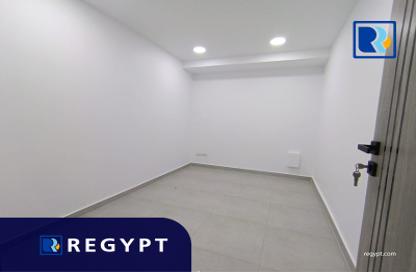 Clinic - Studio - 1 for rent in Cornish El Nile St. - Maadi - Hay El Maadi - Cairo