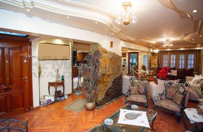 Apartment - 5 Bedrooms - 3 Bathrooms for sale in Seyouf - Hay Awal El Montazah - Alexandria
