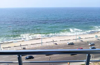 Apartment - 2 Bedrooms - 1 Bathroom for sale in Al Geish Road - Camp Chezar - Hay Wasat - Alexandria