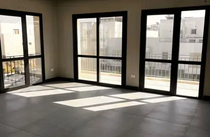 شقة - 3 غرف نوم - 3 حمامات للايجار في ذا كورت ياردز - كمبوندات الشيخ زايد - الشيخ زايد - الجيزة