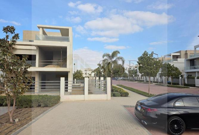 2P7xN2053TM - Property Image 2