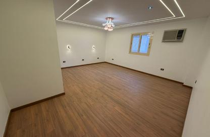 شقة - 3 غرف نوم - 2 حمامات للبيع في شارع لبنان - المهندسين - الجيزة