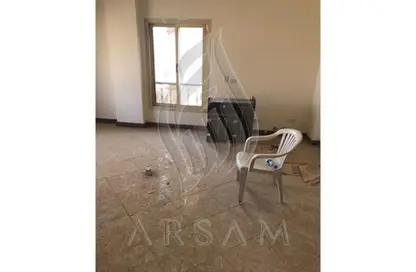 Apartment - 3 Bedrooms - 2 Bathrooms for sale in Al Gezira St. - South Investors Area - New Cairo City - Cairo