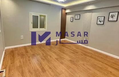 شقة - 4 غرف نوم - 2 حمامات للبيع في حى اسكان الجامعه الامريكية - كمبوندات التجمع الخامس - التجمع الخامس - مدينة القاهرة الجديدة - القاهرة