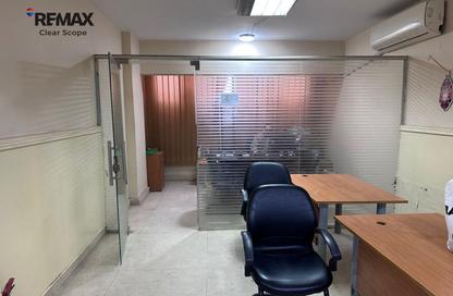 Apartment - 3 Bedrooms - 2 Bathrooms for sale in Fareed Semeika St. - El Hegaz Square - El Nozha - Cairo