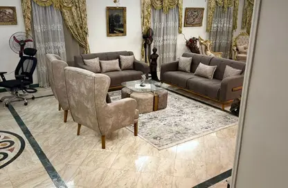 Villa - 4 Bedrooms - 3 Bathrooms for rent in Madinaty - Cairo