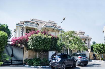 Villa - 5 - 3 for sale in Golden Heights - North Investors Area - New Cairo City - Cairo