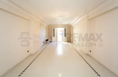 Apartment - 3 Bedrooms - 2 Bathrooms for sale in Smouha - Hay Sharq - Alexandria Apartment - 3 Bedrooms - 2 Bathrooms for sale in Smouha - Hay Sharq - Alexandria