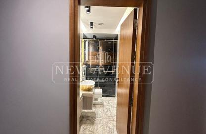 Apartment - 3 Bedrooms - 3 Bathrooms for sale in Lake View Residence - 5th Settlement Compounds - The 5th Settlement - New Cairo City - Cairo