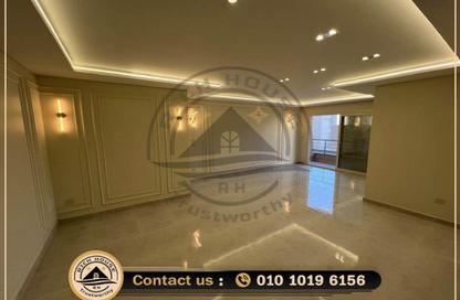 شقة - 3 غرف نوم - 2 حمامات للايجار في طريق الجيش - كامب شيزار - حي وسط - الاسكندرية