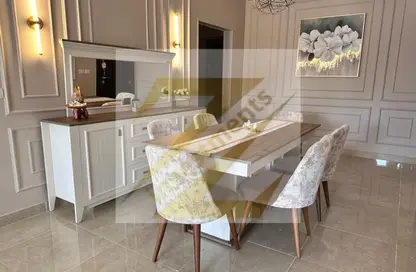 Apartment - 3 Bedrooms - 2 Bathrooms for sale in Moon Residences - Fifth Square - The 5th Settlement - New Cairo City - Cairo